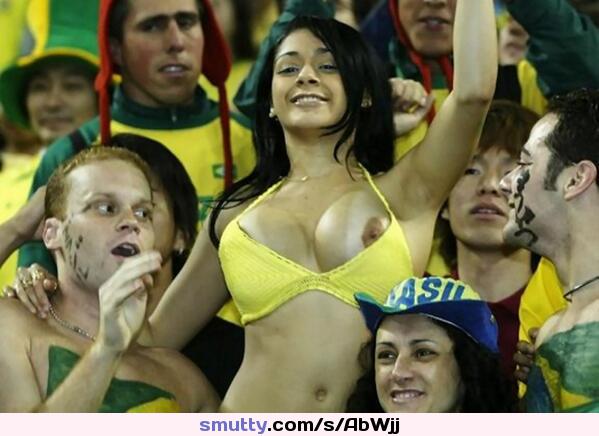 how to play with his balls #brasil #soccer #sportsfan