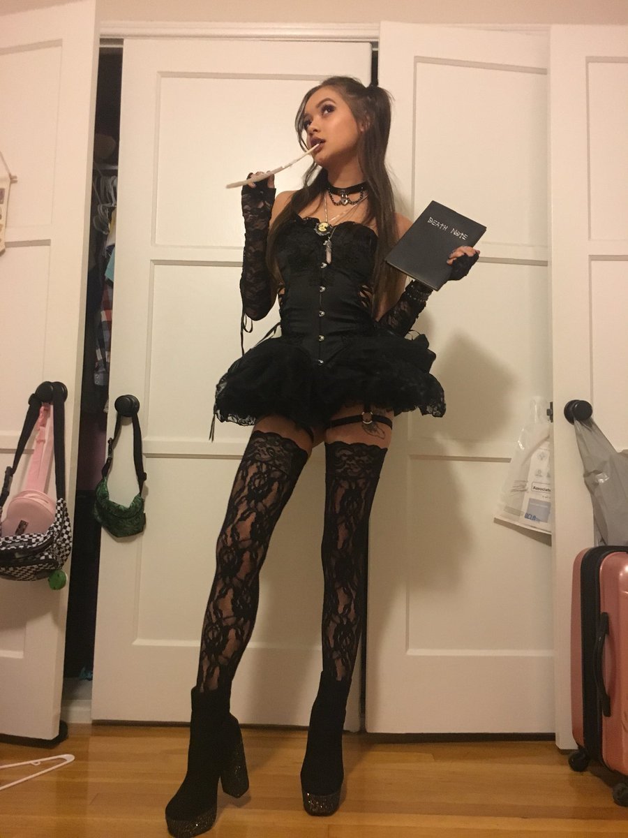 cougars get picked up and banged mobile porn #basque #black #blonde #boots #gloves #lace #pigtails #selfie #stockings #suspenders