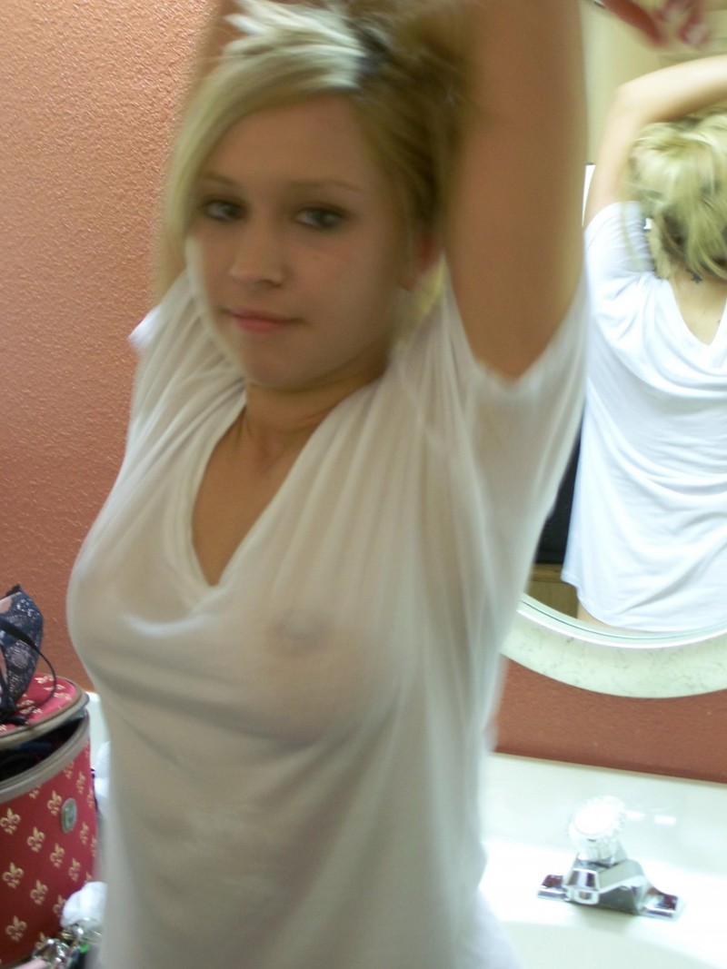 beautiful with big boobs bra selfie