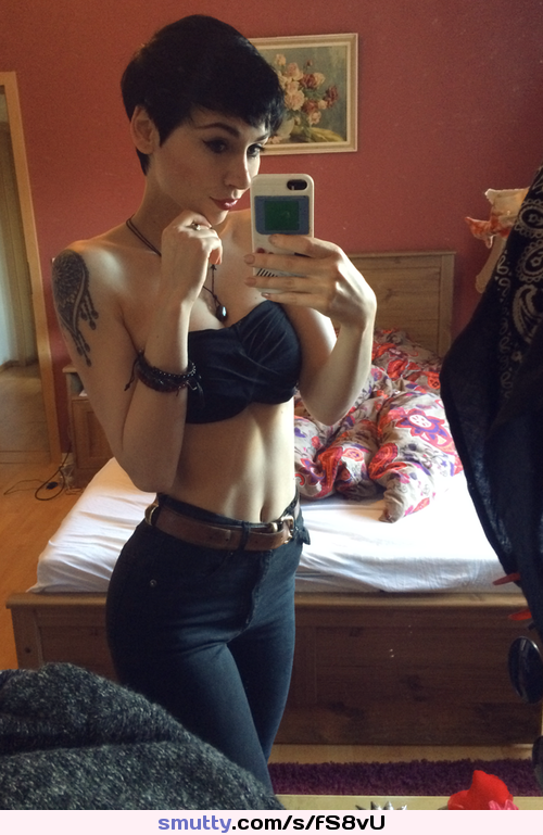 Hot Skinny Pale Paleskin Thighhighs Gold Selfshot Redhead Fuckable Young Body Nicebody Hotbody Tattoo Bootyshorts Me Tight